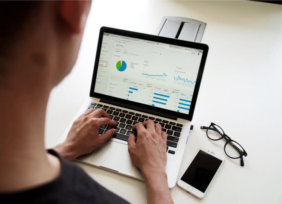 How do search engines use Artificial Intelligence?